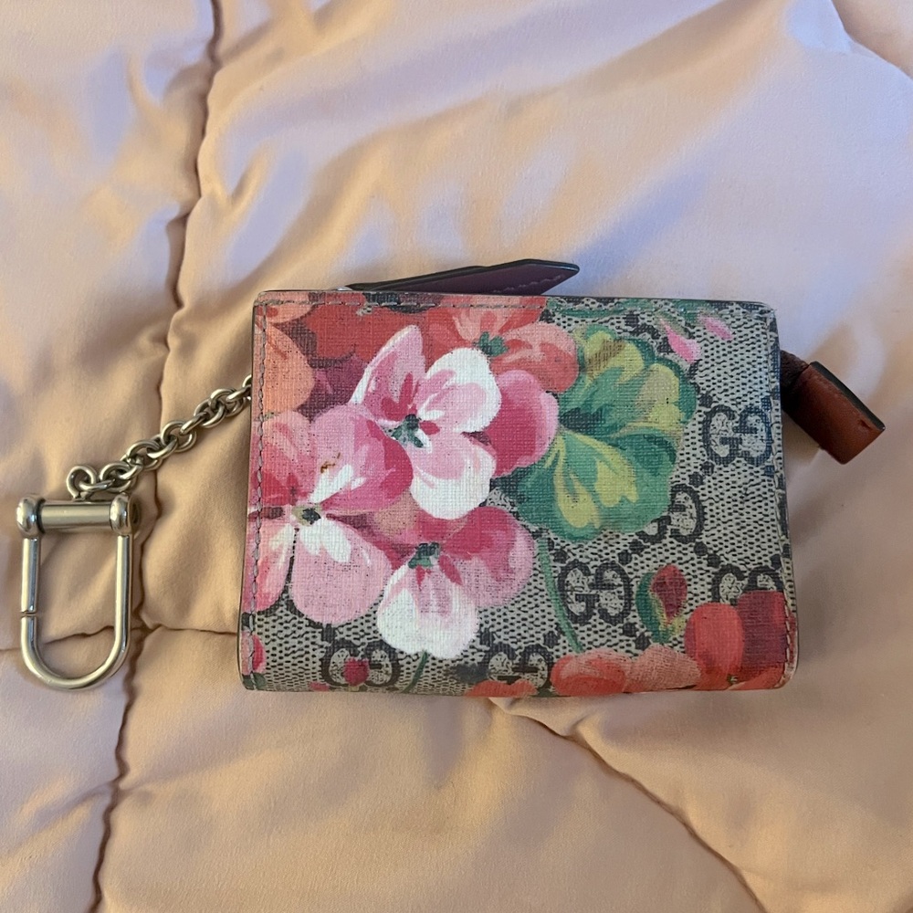 Gucci GG Supreme Bloom Key Pouch with Chain